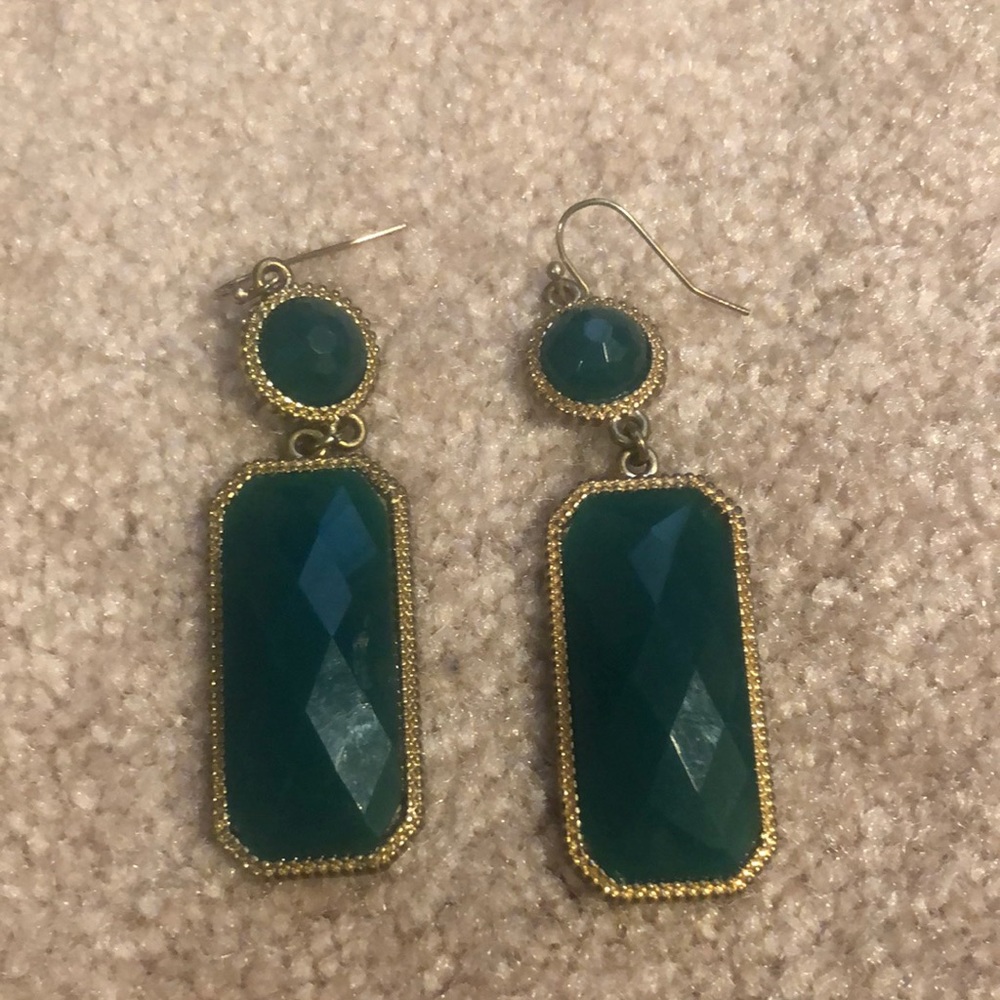 Great green color earrings